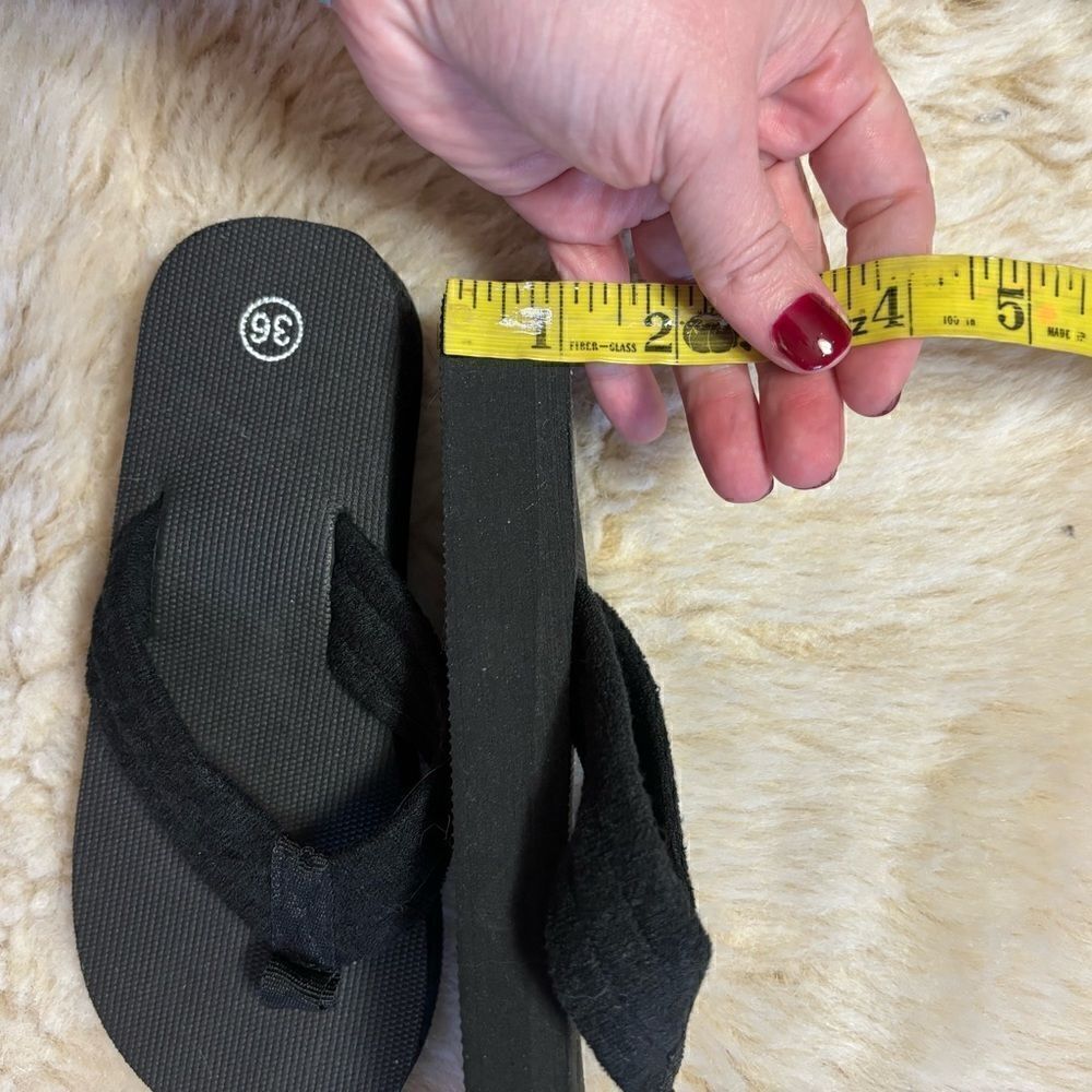 Target Black Sandals size 6 - Picture 2 of 4